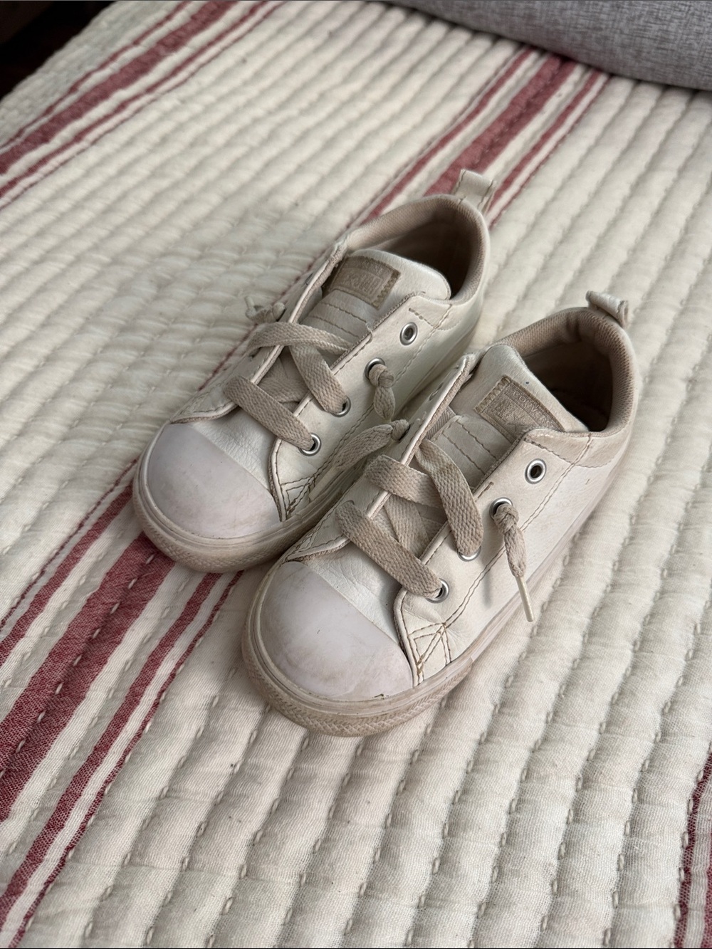 Unisex kids converse size 10